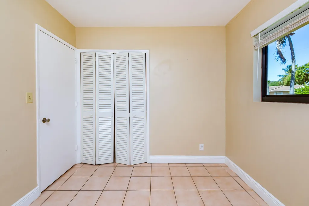 354 Manchester Street Boca Raton FL 33487