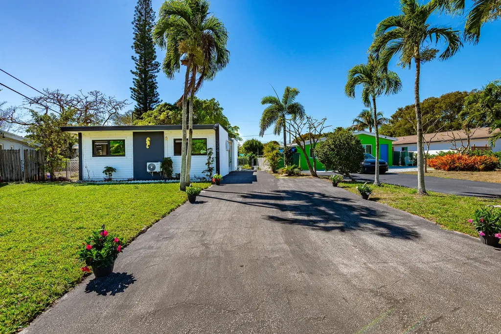 354 Manchester Street Boca Raton FL 33487