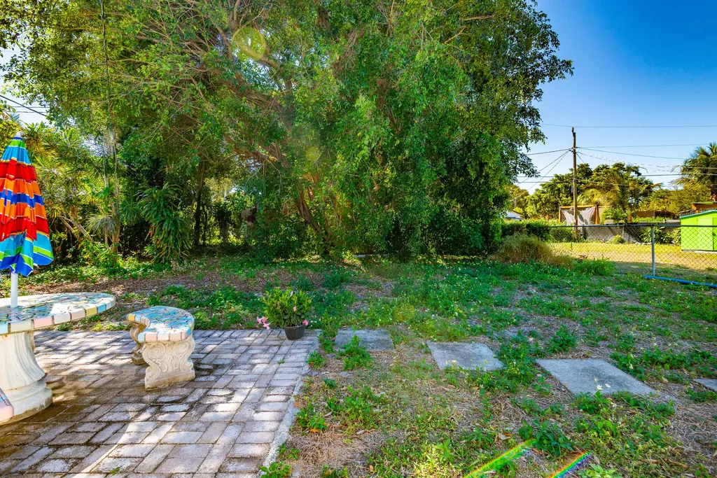 354 Manchester Street Boca Raton FL 33487