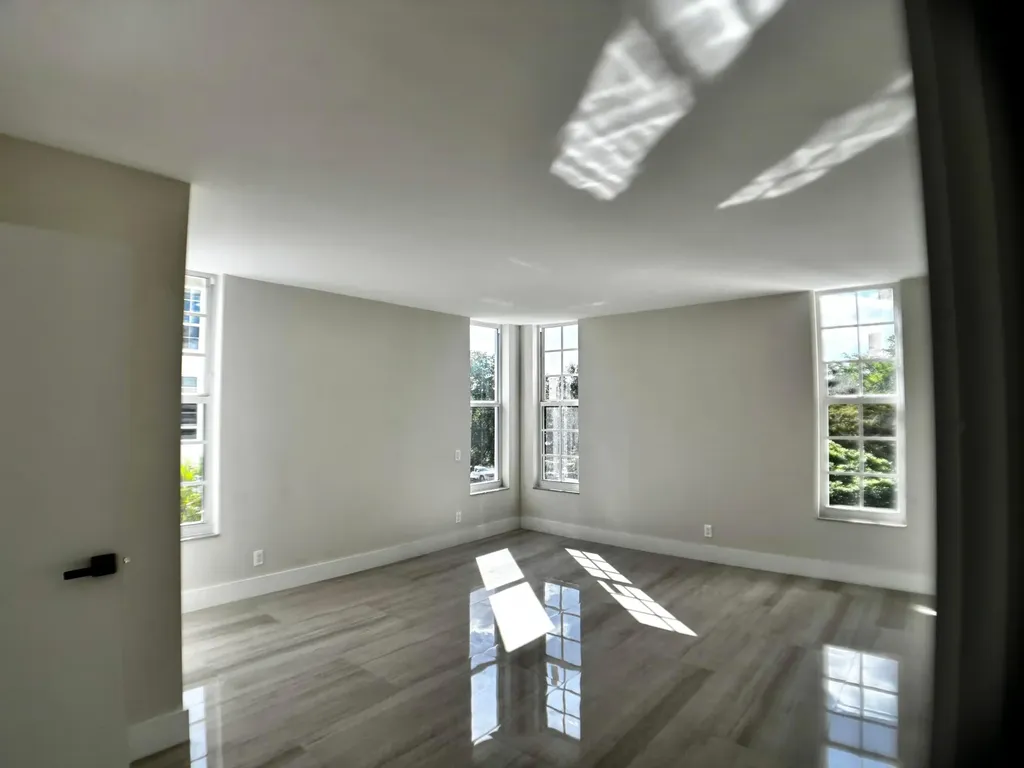 3960 Oaks Clubhouse Drive Pompano Beach FL 33069