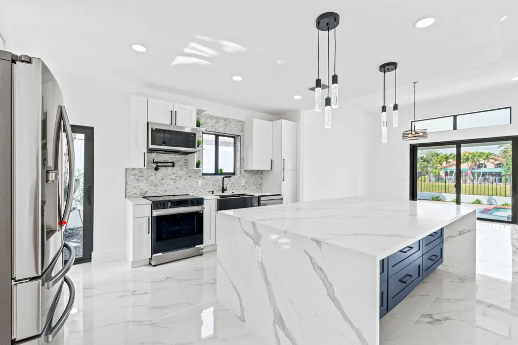 6567 Via Benita Boca Raton FL 33433