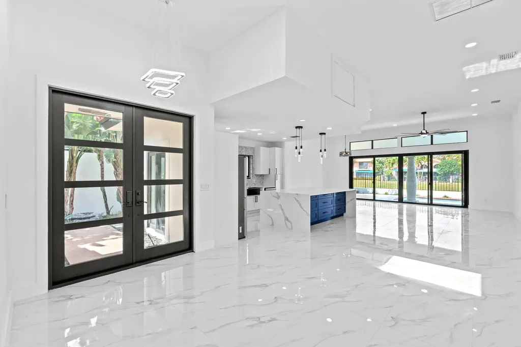 6567 Via Benita Boca Raton FL 33433