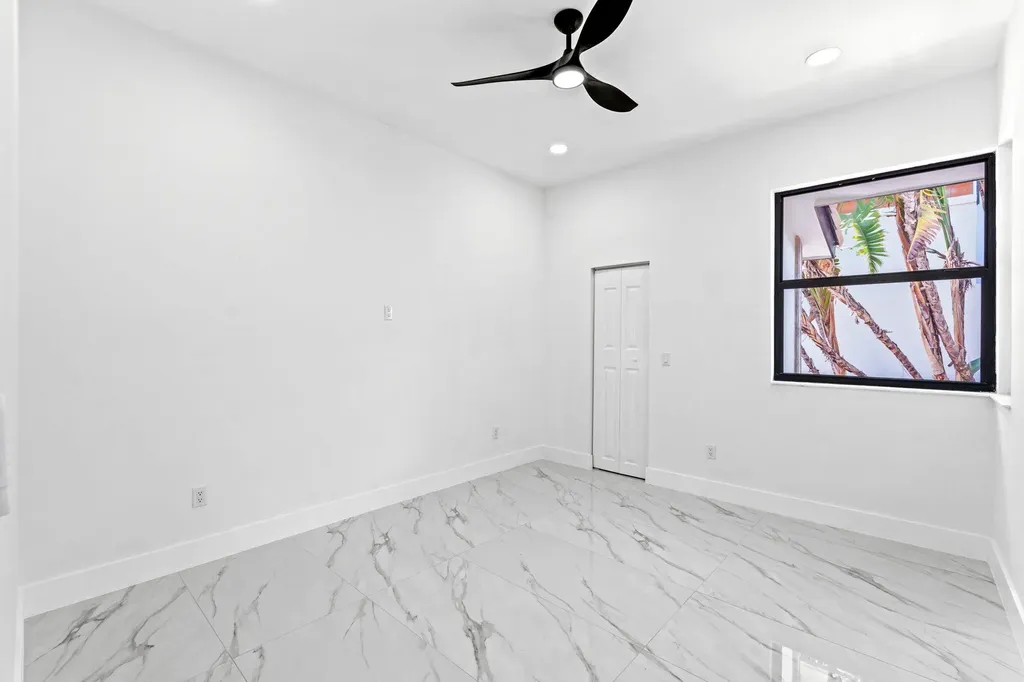 6567 Via Benita Boca Raton FL 33433