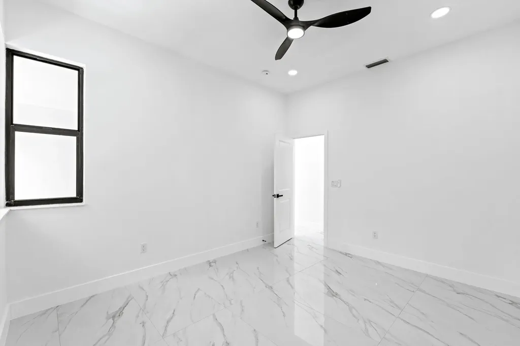 6567 Via Benita Boca Raton FL 33433