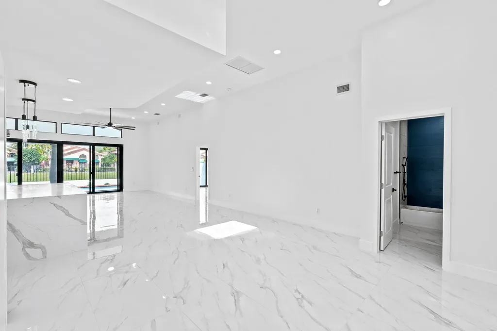 6567 Via Benita Boca Raton FL 33433