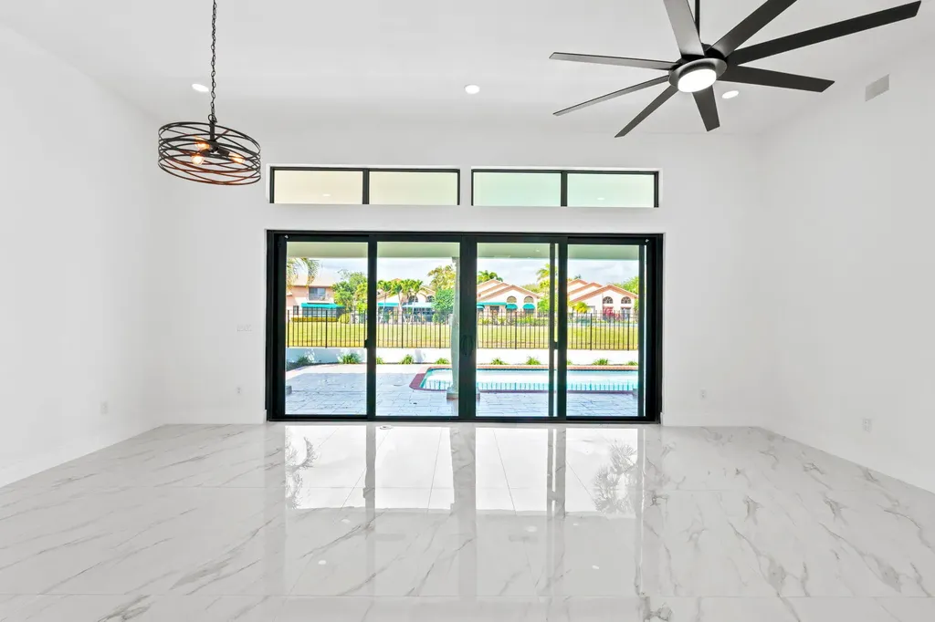 6567 Via Benita Boca Raton FL 33433