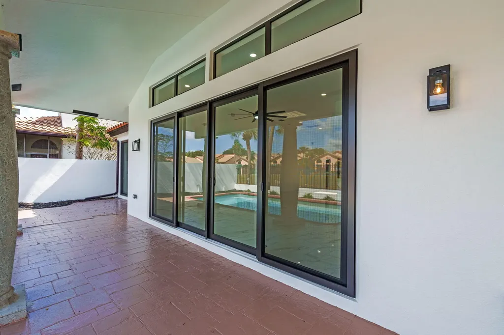 6567 Via Benita Boca Raton FL 33433