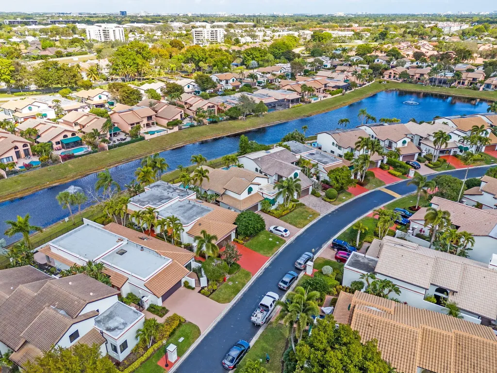 6567 Via Benita Boca Raton FL 33433