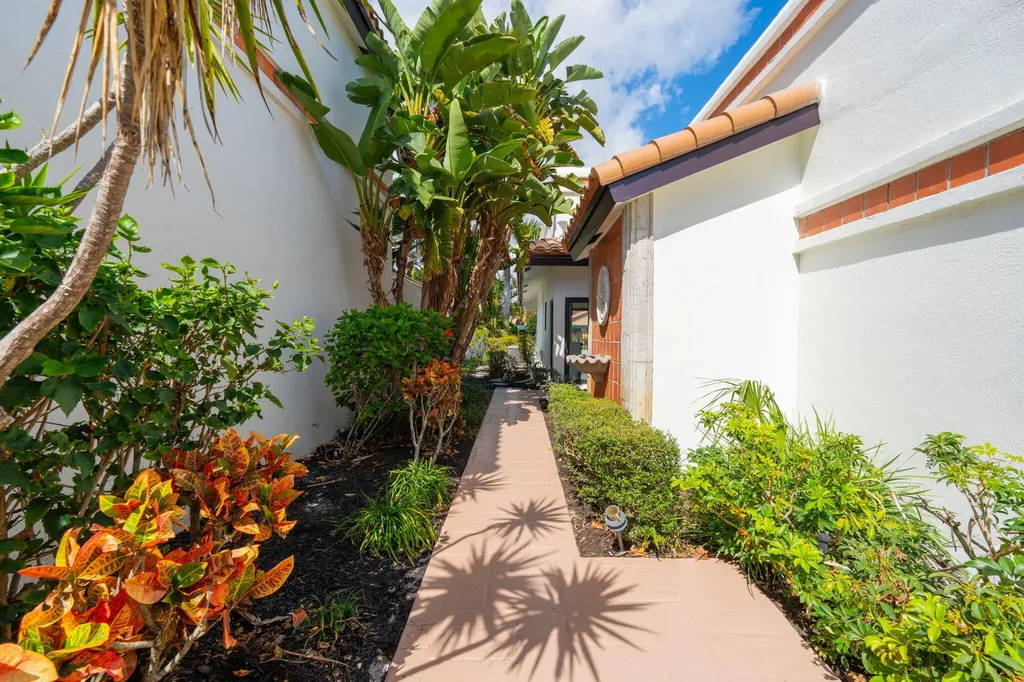 6567 Via Benita Boca Raton FL 33433