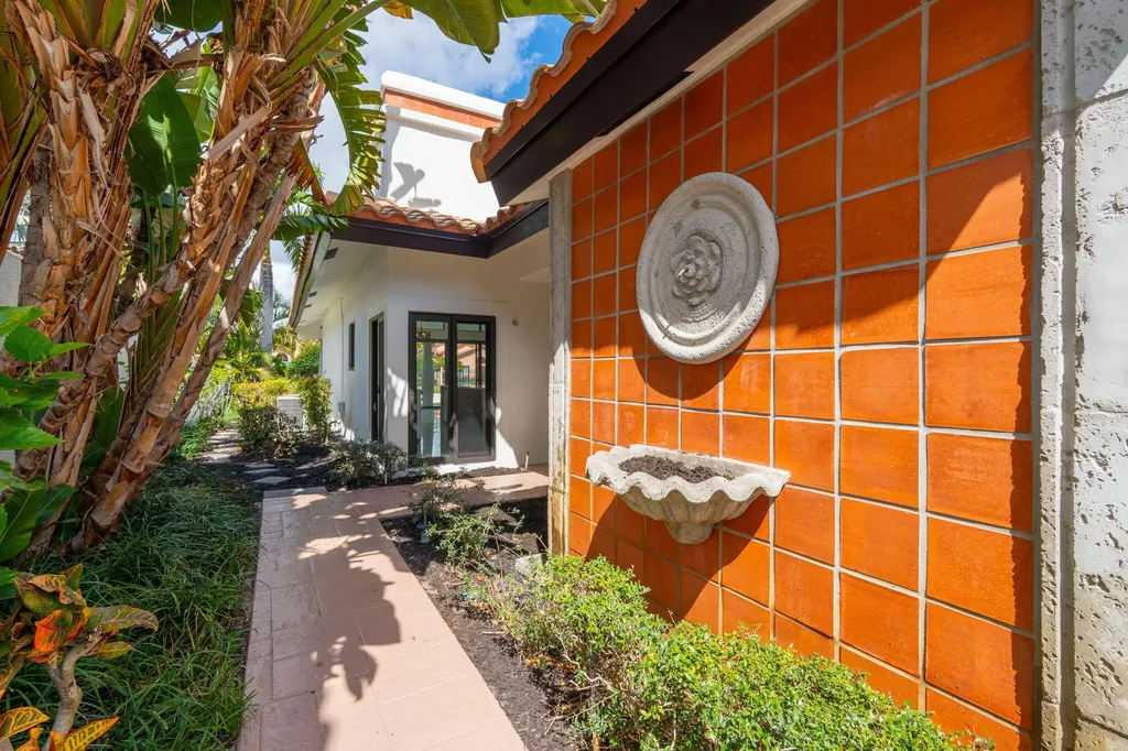 6567 Via Benita Boca Raton FL 33433