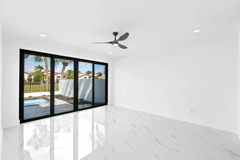 6567 Via Benita Boca Raton FL 33433