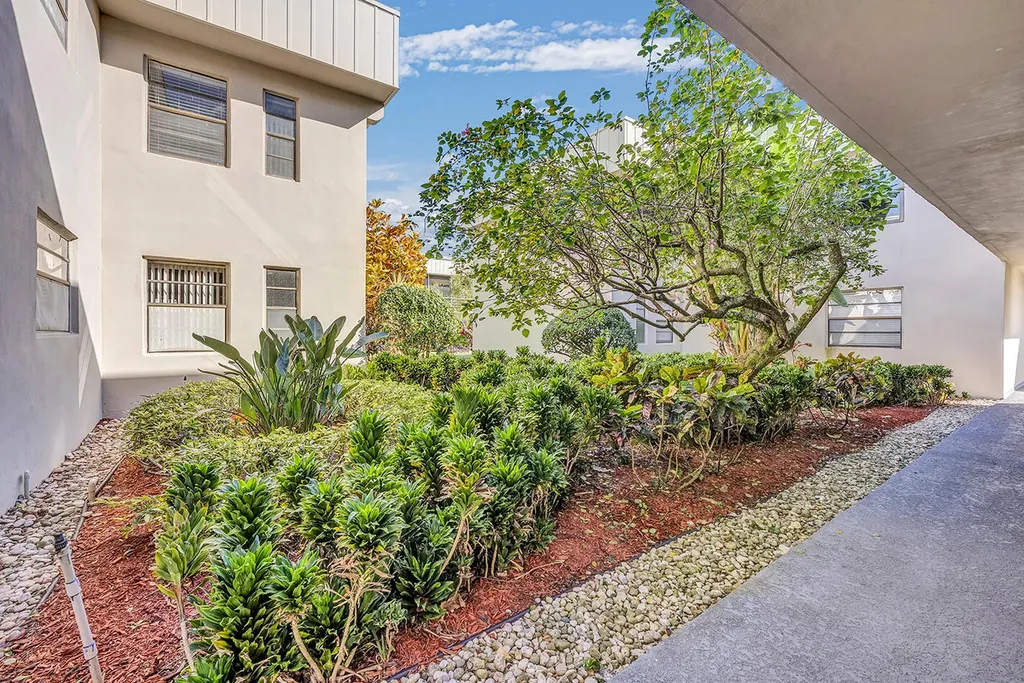 162 Capri D Delray Beach FL 33484