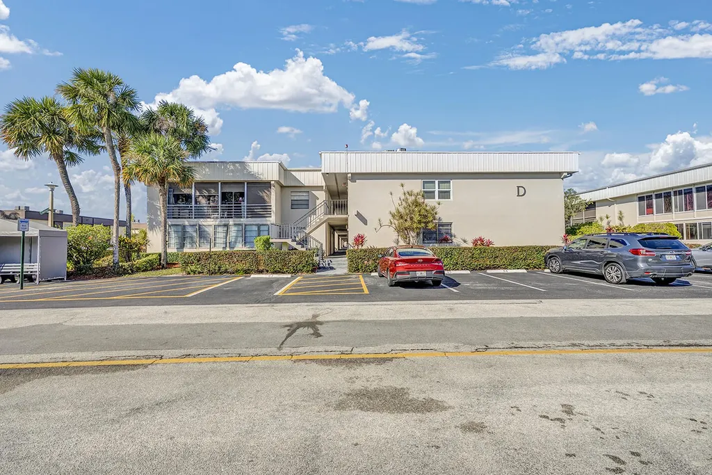162 Capri D Delray Beach FL 33484