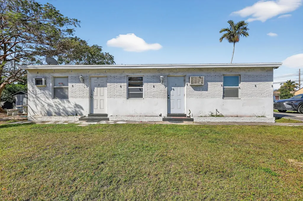 2322 Johnson Street Hollywood FL 33020