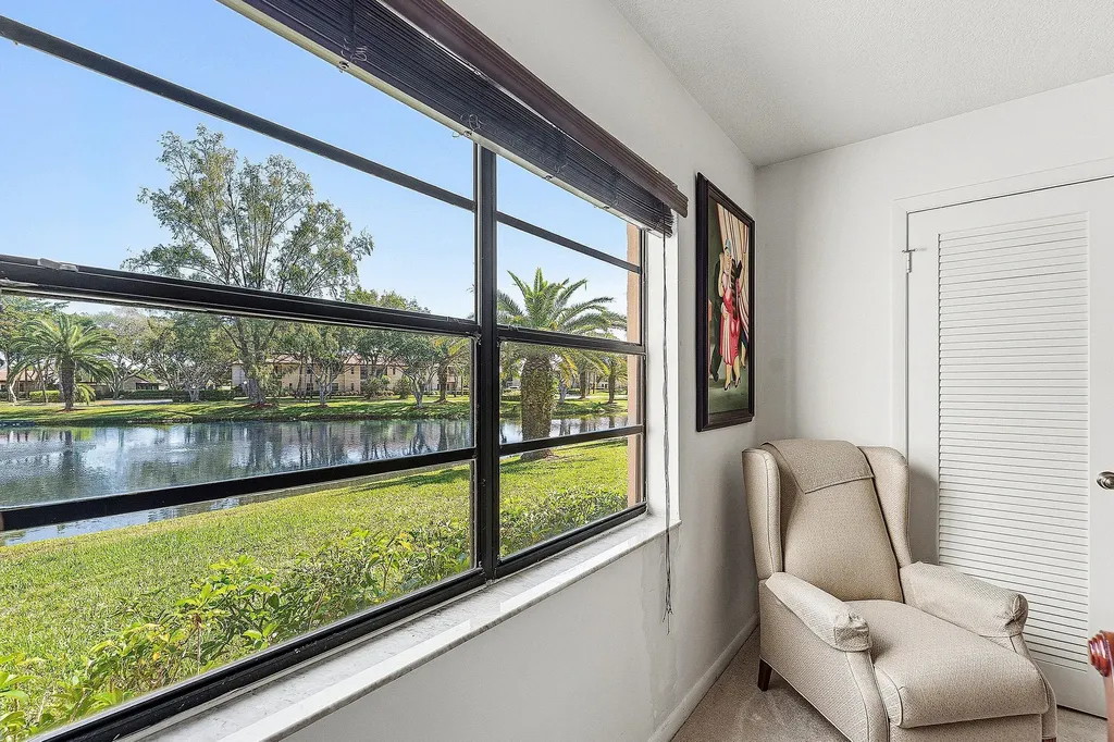 9283 Vista Del Lago Boca Raton FL 33428