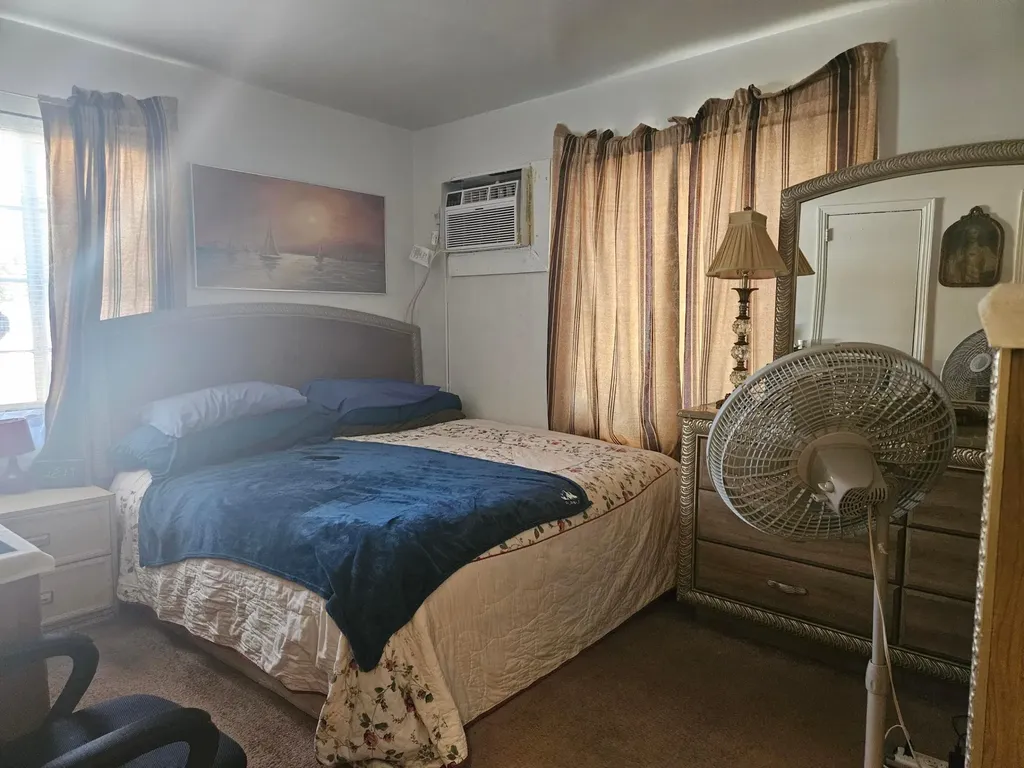 318 N Lakeside Court West Palm Beach FL 33407