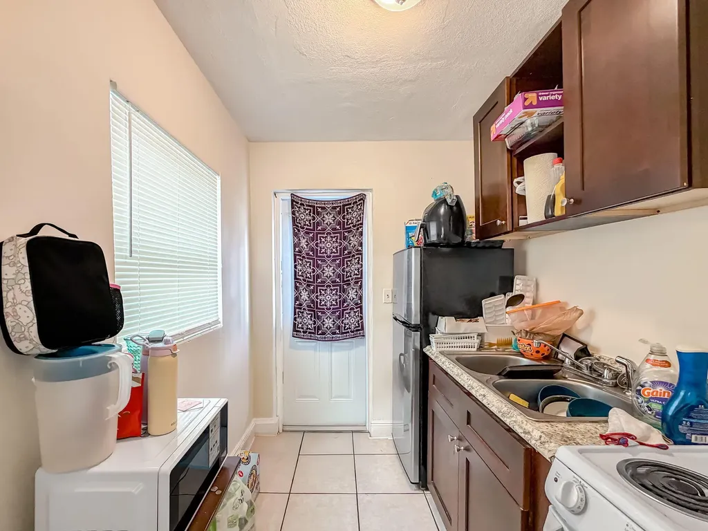 318 N Lakeside Court West Palm Beach FL 33407