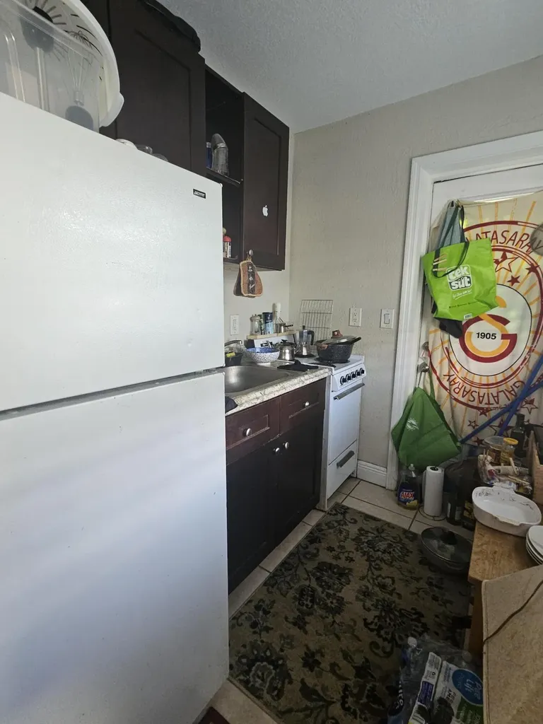 318 N Lakeside Court West Palm Beach FL 33407