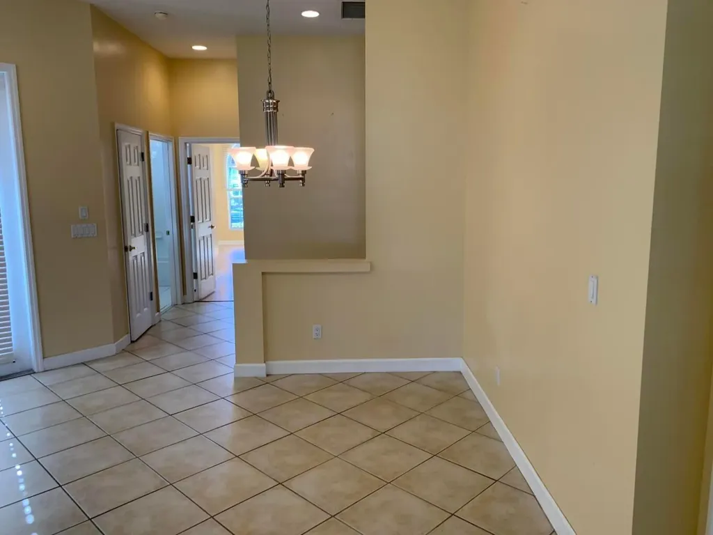 825 SW Andrews Cove Street Port St Lucie FL 34986