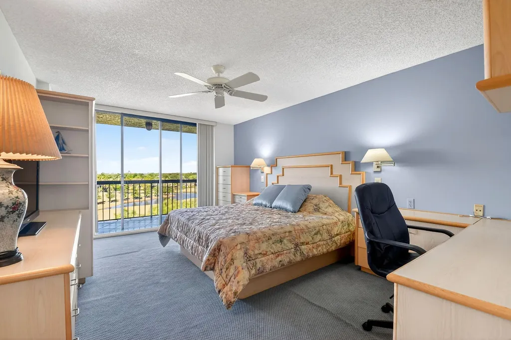 5279 Fountains Drive S Lake Worth FL 33467