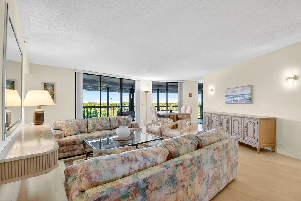 5279 Fountains Drive S Lake Worth FL 33467