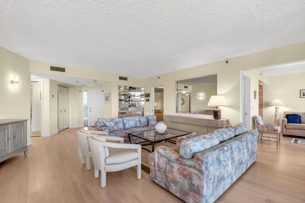 5279 Fountains Drive S Lake Worth FL 33467