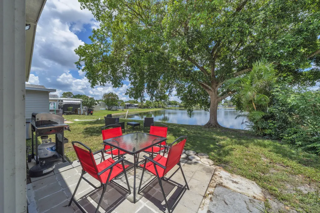141 Plantation Boulevard Lake Worth FL 33467