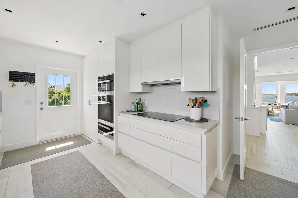 209 Evans Lane Manalapan FL 33462