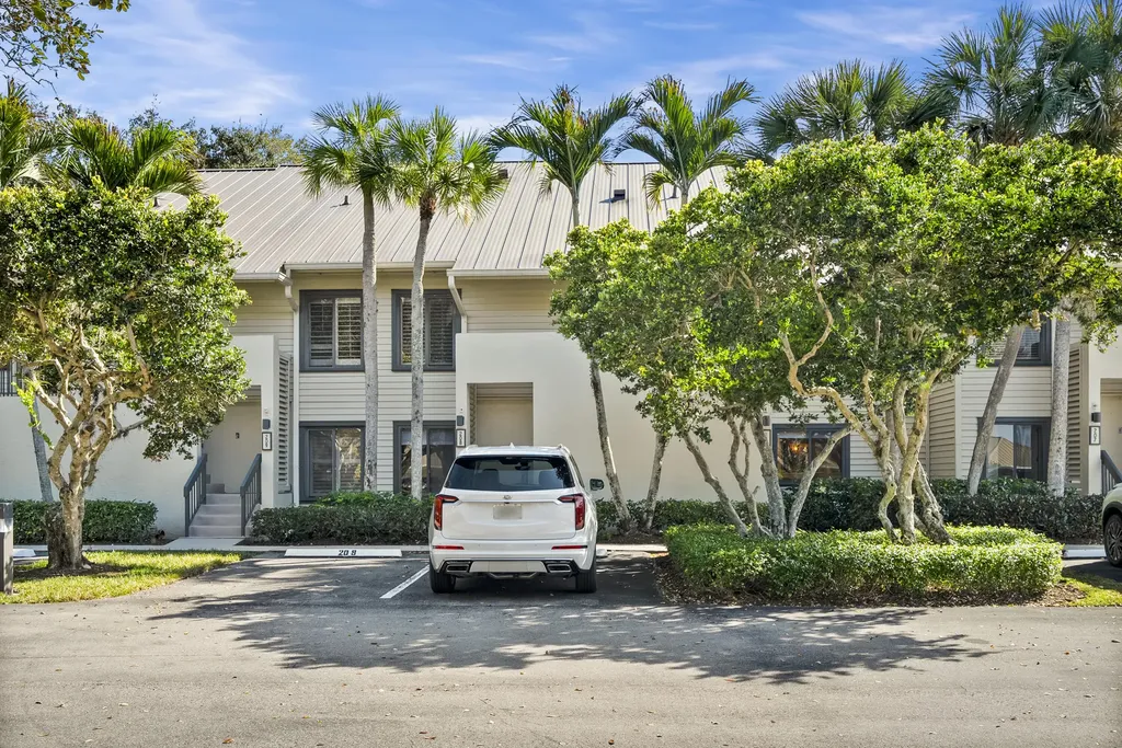 5172 SE Club Way Stuart FL 34997