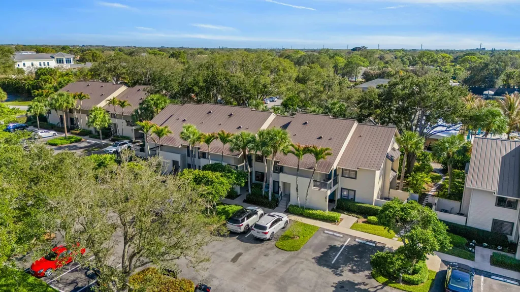 5172 SE Club Way Stuart FL 34997