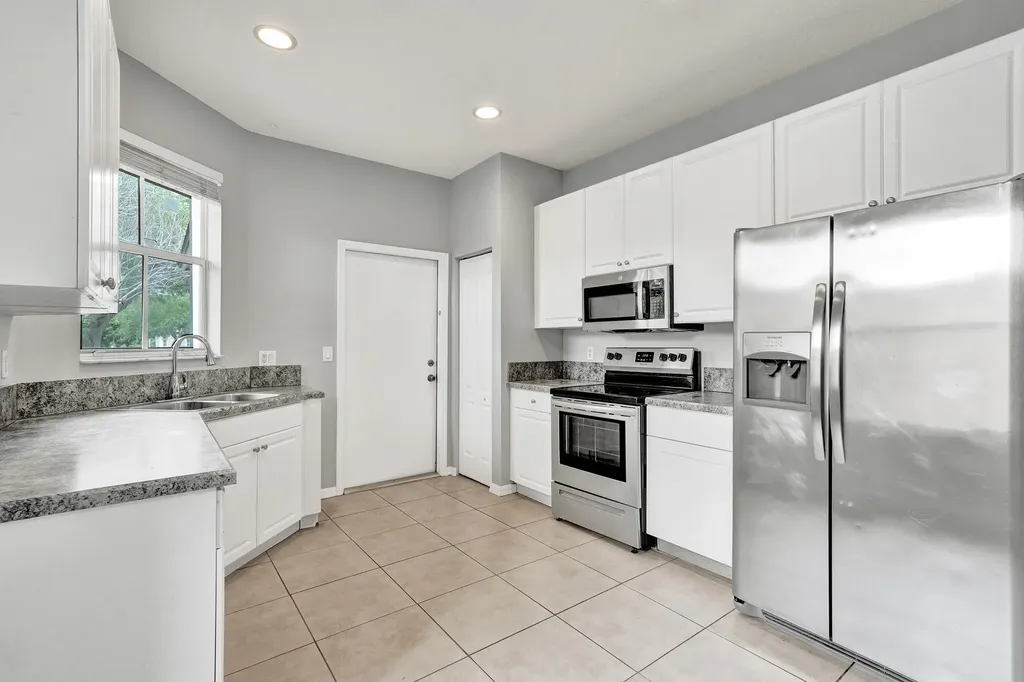 9872 SW Glenbrook Drive Port St Lucie FL 34987