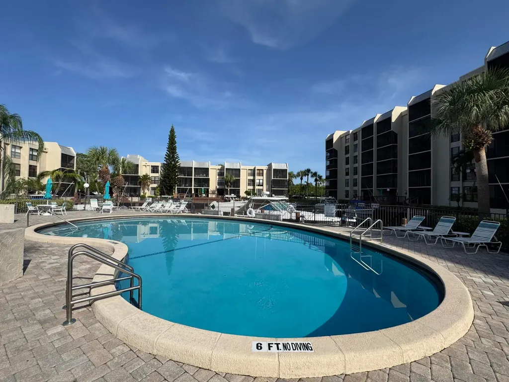 12 Royal Palm Way Boca Raton FL 33432