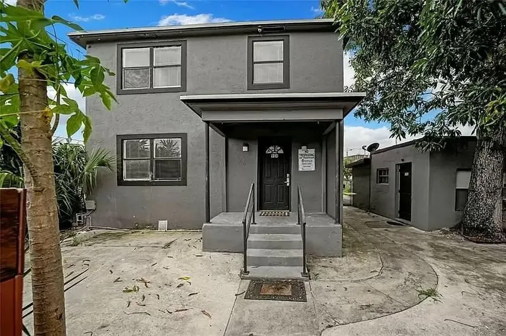 904 4th Street West Palm Beach FL 33401