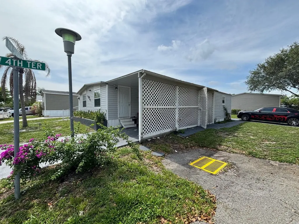 402 NW NW 50th Court NW Deerfield Beach FL 33064