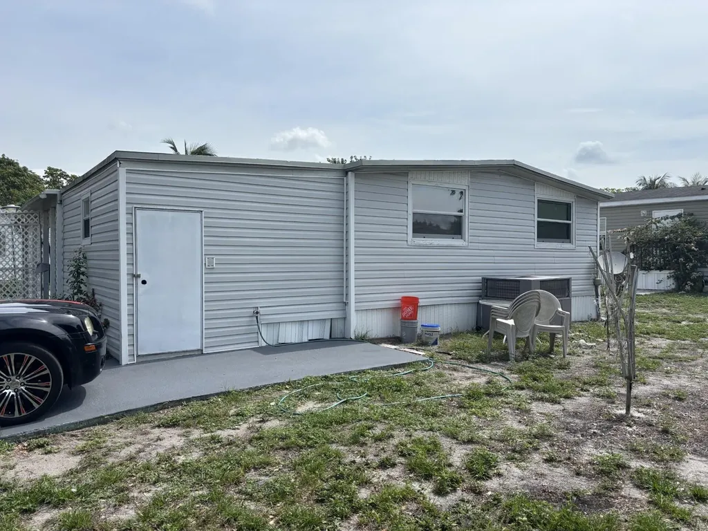 402 NW NW 50th Court NW Deerfield Beach FL 33064