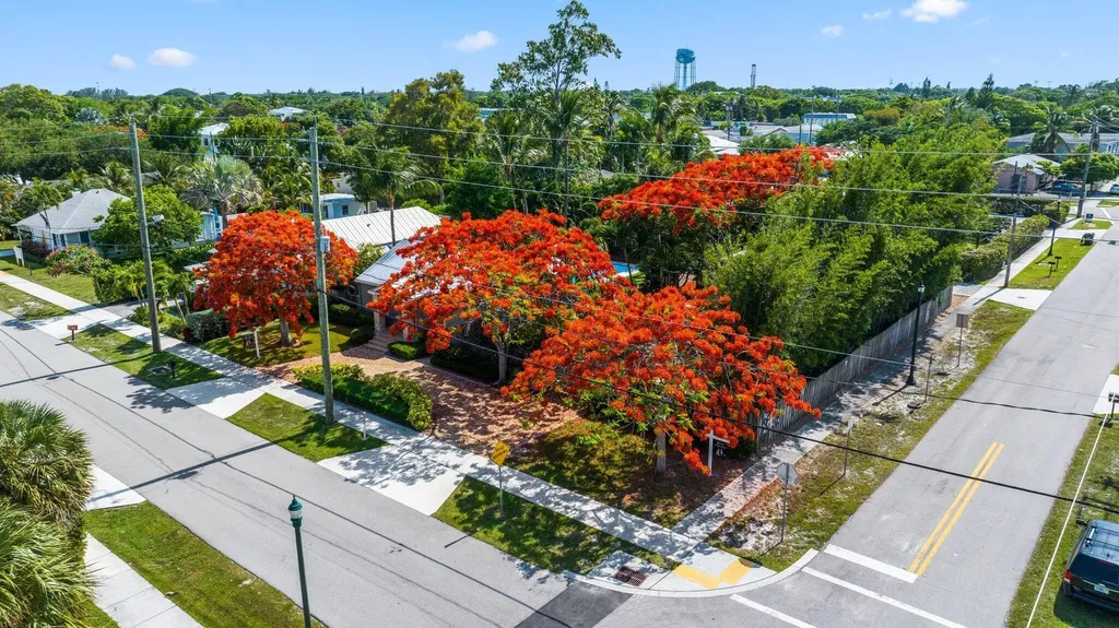 304 SE 4th Avenue Delray Beach FL 33483