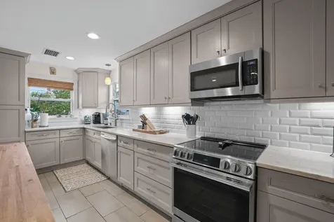 304 SE 4th Avenue Delray Beach FL 33483