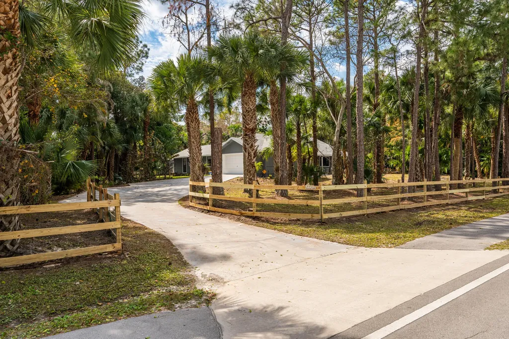 8166 N 155th Place Palm Beach Gardens FL 33418
