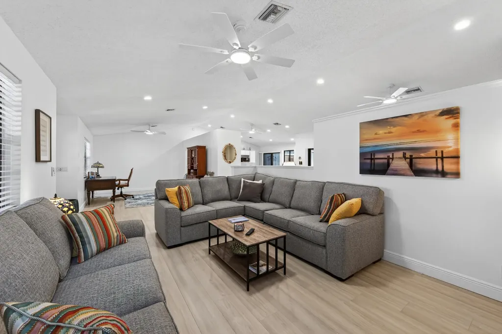 8166 N 155th Place Palm Beach Gardens FL 33418