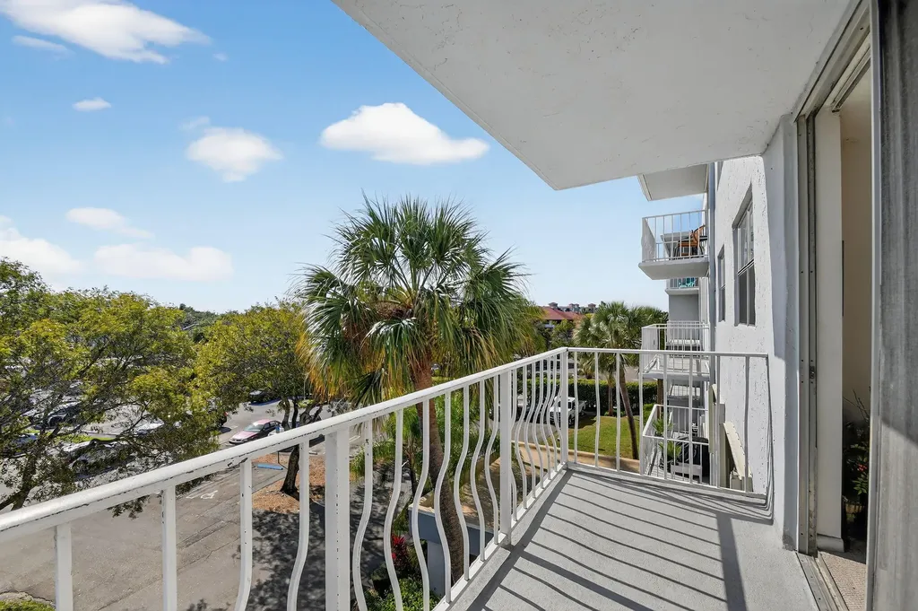 470 Executive Center Drive West Palm Beach FL 33401