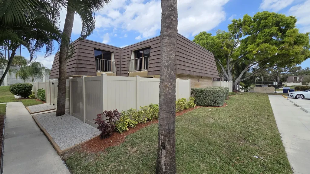 7311 73rd Way West Palm Beach FL 33407