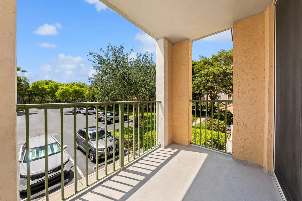 117 Yacht Club Way Hypoluxo FL 33462
