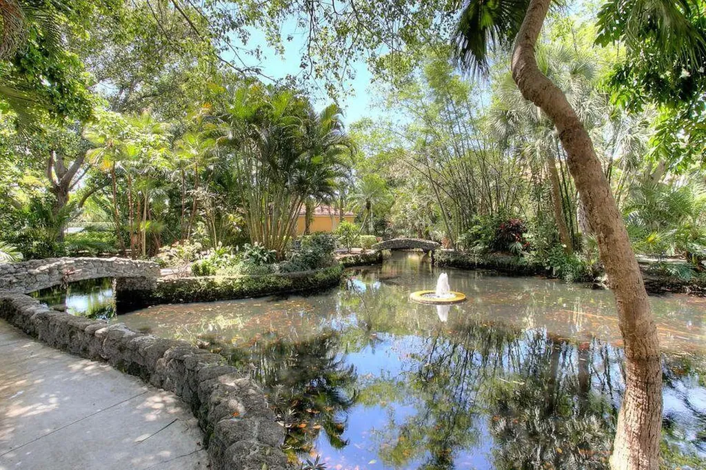 117 Yacht Club Way Hypoluxo FL 33462