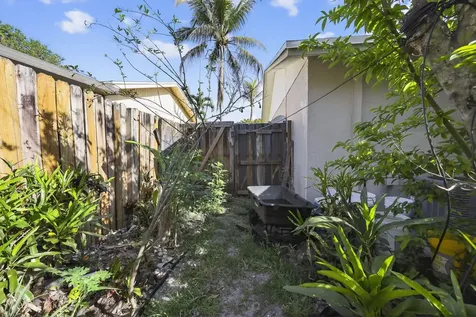 9522 Affirmed Lane Boca Raton FL 33496