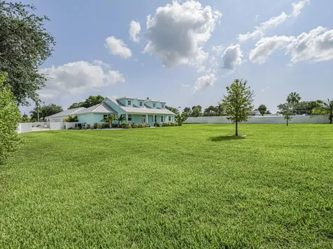 406 9th Court Vero Beach FL 32962