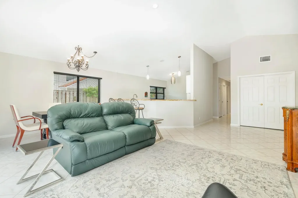 2690 Mikasa Drive Palm Beach Gardens FL 33410