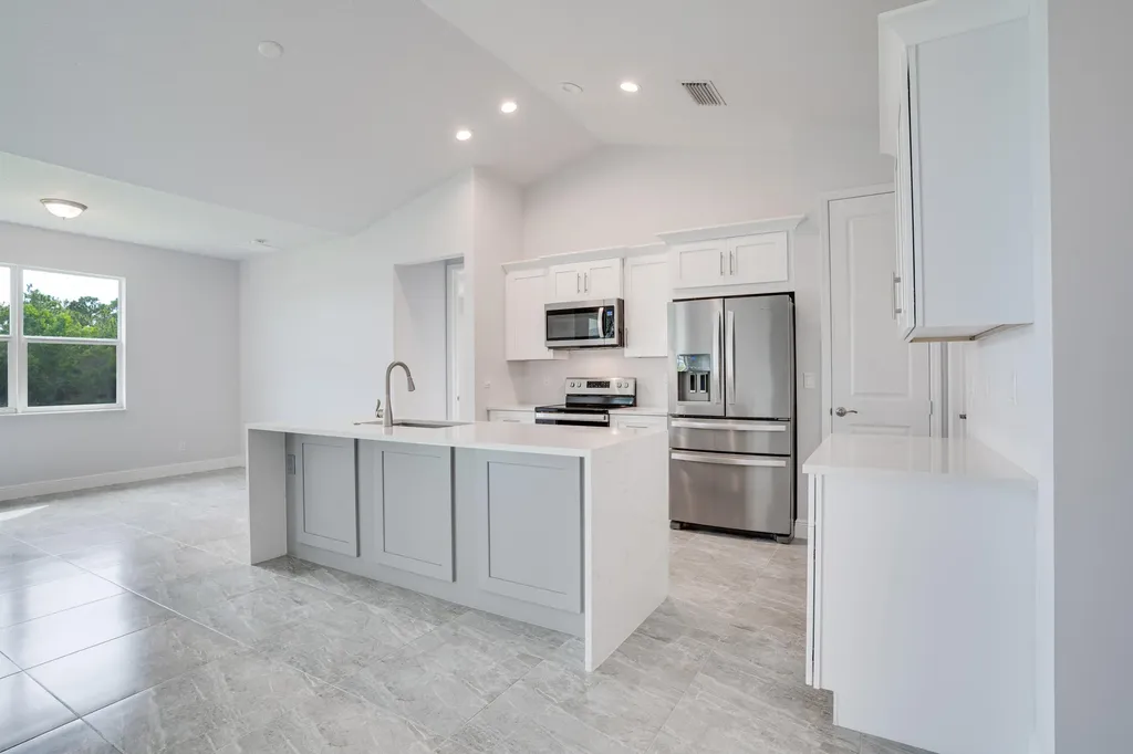 388 SW Vista Lake Drive Port St Lucie FL 34983