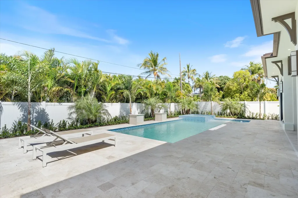 531 NW 13th Street Delray Beach FL 33444