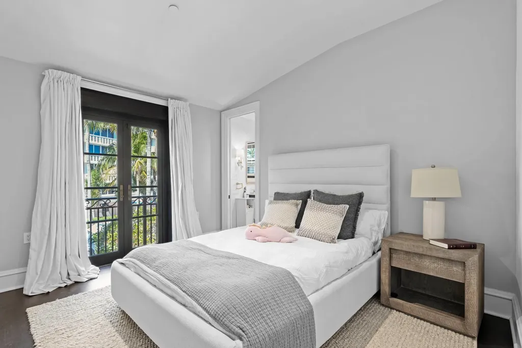 160 Sunset Avenue Palm Beach FL 33480