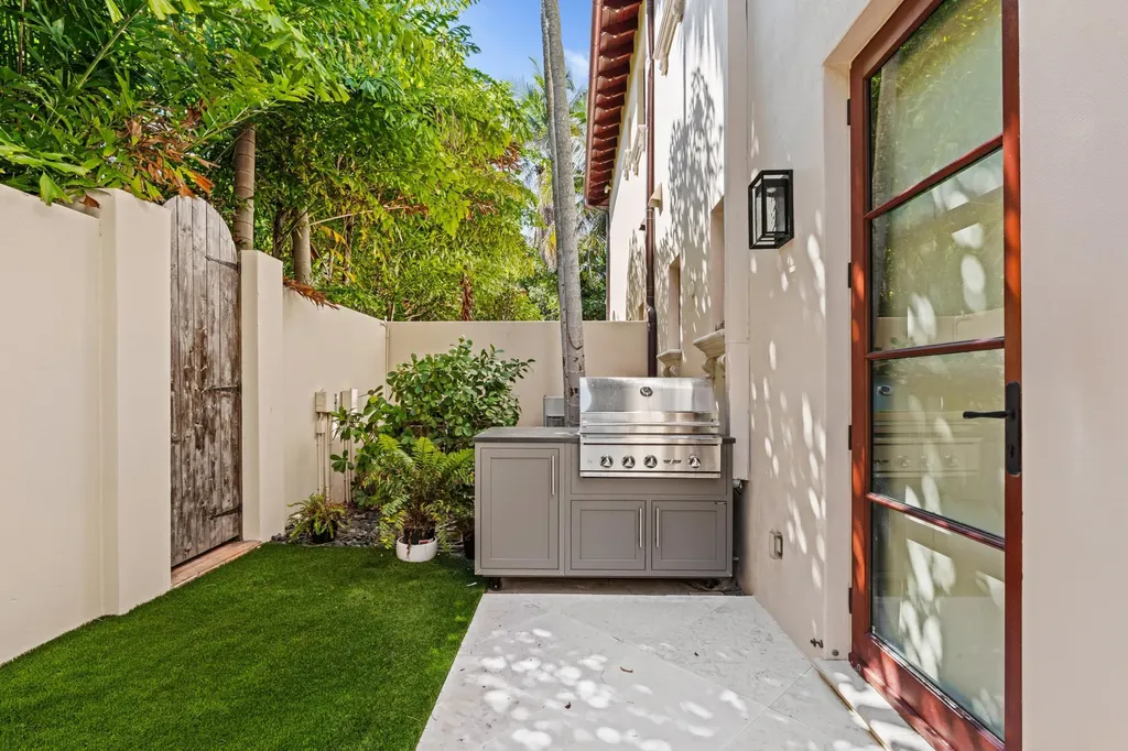 160 Sunset Avenue Palm Beach FL 33480